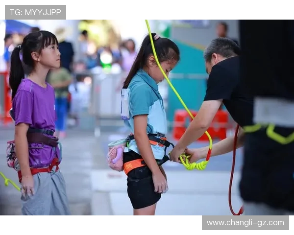 深圳攀岩队转型之路揭秘:从业余爱好到专业竞技的华丽蜕变 深圳攀岩队转型之路揭秘:从业余爱好到专业竞技的华丽蜕变