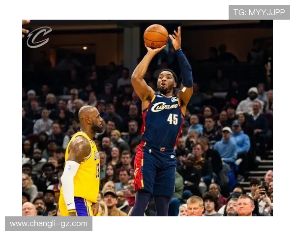 2019季前赛湖人与骑士的精彩对决回顾与分析