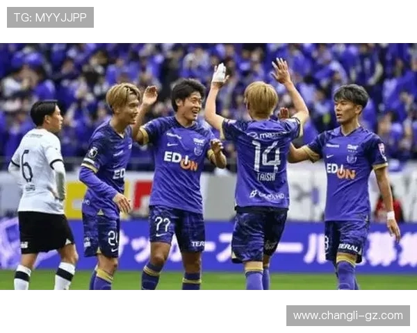 广岛三箭迎战东京绿茵争夺联赛积分巅峰对决即将上演